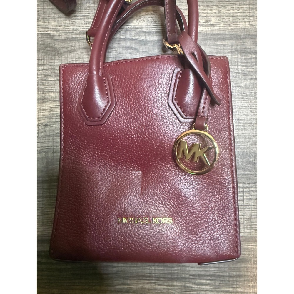 Michael Kors Mercer Extra Small Pebbled Leather Crossbody Bag Burgundy Gold MK - Picture 2 of 3
